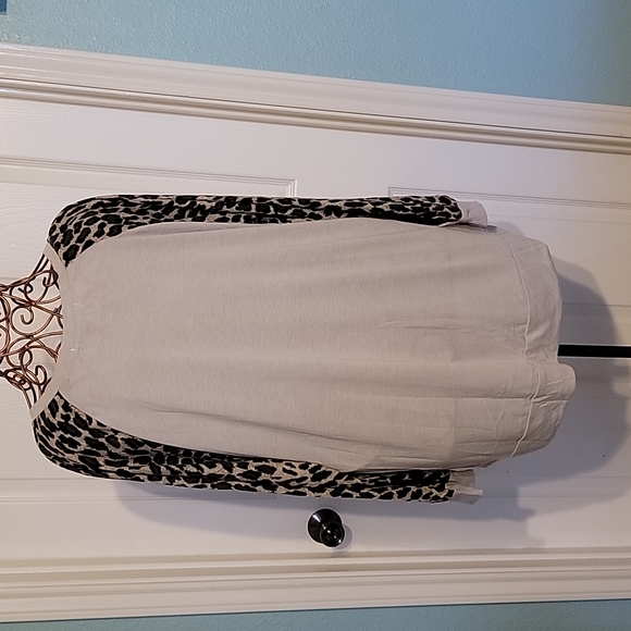 NWT Southern Grace Leopard Sleeve Merry Christmas Ya'll Top/Tee Women's Size XL - Picture 9 of 10
